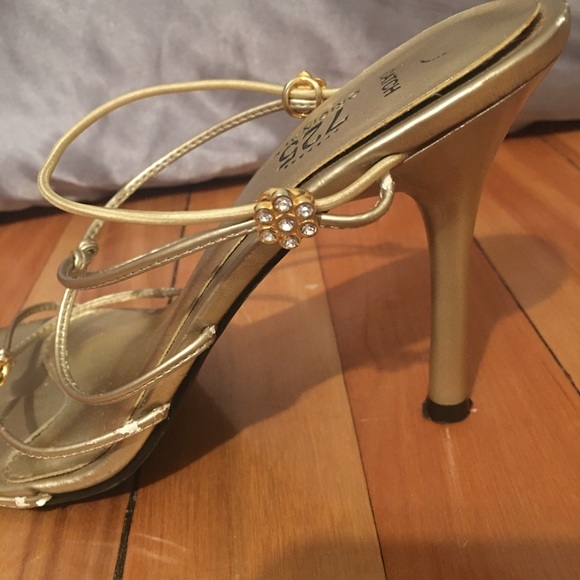 Y2K inspired heels - Picture 2 of 5